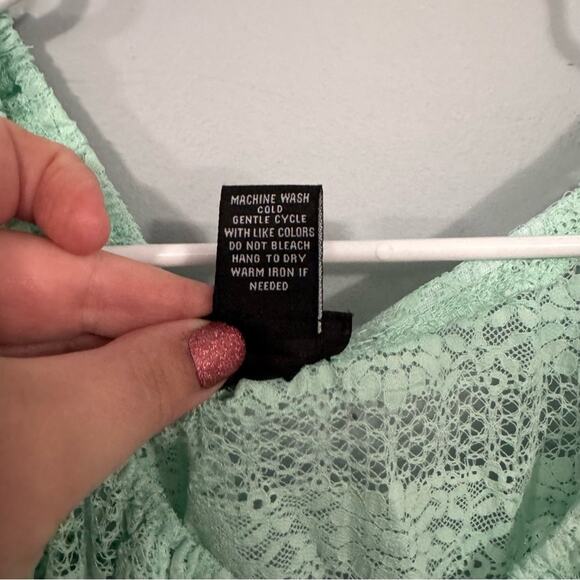 Rue 21 Light Mint Green Lace Faux Button-Up Top Women’s Size Medium Slight Crop - Picture 6 of 6